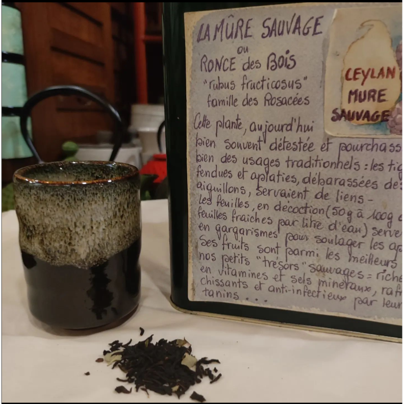 Thé noir parfumé Mûre sauvage Sachet 100 grammes