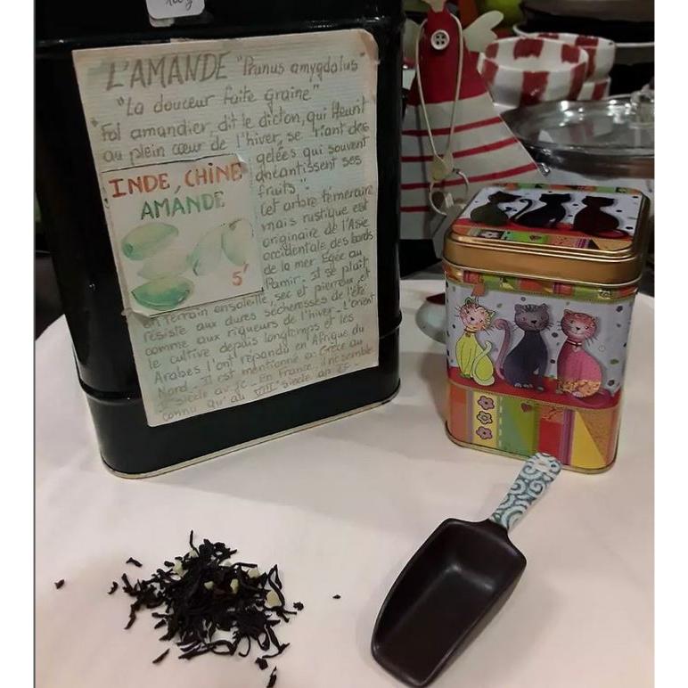 Thé noir parfumé aux amandes Sachet 100 grammes