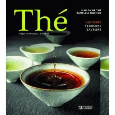 Jonathan RacineLes éditions de l'homme, 2016 Originaire de la Chine, chanté par les poètes, adoré des empereurs, le thé a traversé toutes les frontières pour devenir la boisson la plus consommée au monde. Qu'ils proviennent des premières récoltes du