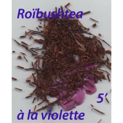 Le rooïbos à la violette est une gourmandise pour les petites pauses suaves et envoutantes.