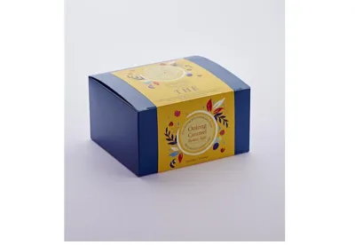 Le caramel au beurre salé apporte des effluves de Bretagne aux notes de sous-bois de ce thé Oolong.