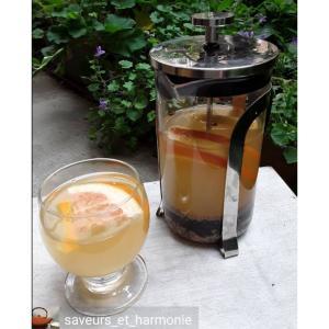 Cocktail thé fumé et agrumes